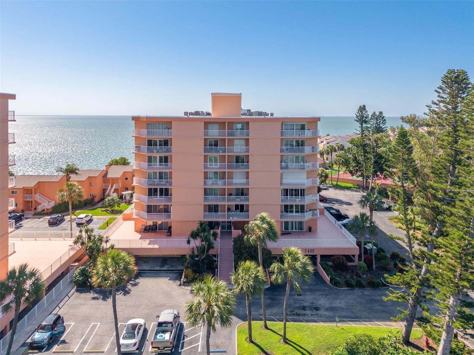 7432 SUNSHINE SKYWAY LN S #704, ST PETERSBURG, FL, 33711