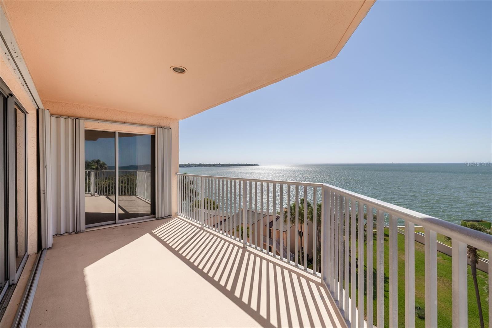 7432 SUNSHINE SKYWAY LN S #704, ST PETERSBURG, FL, 33711