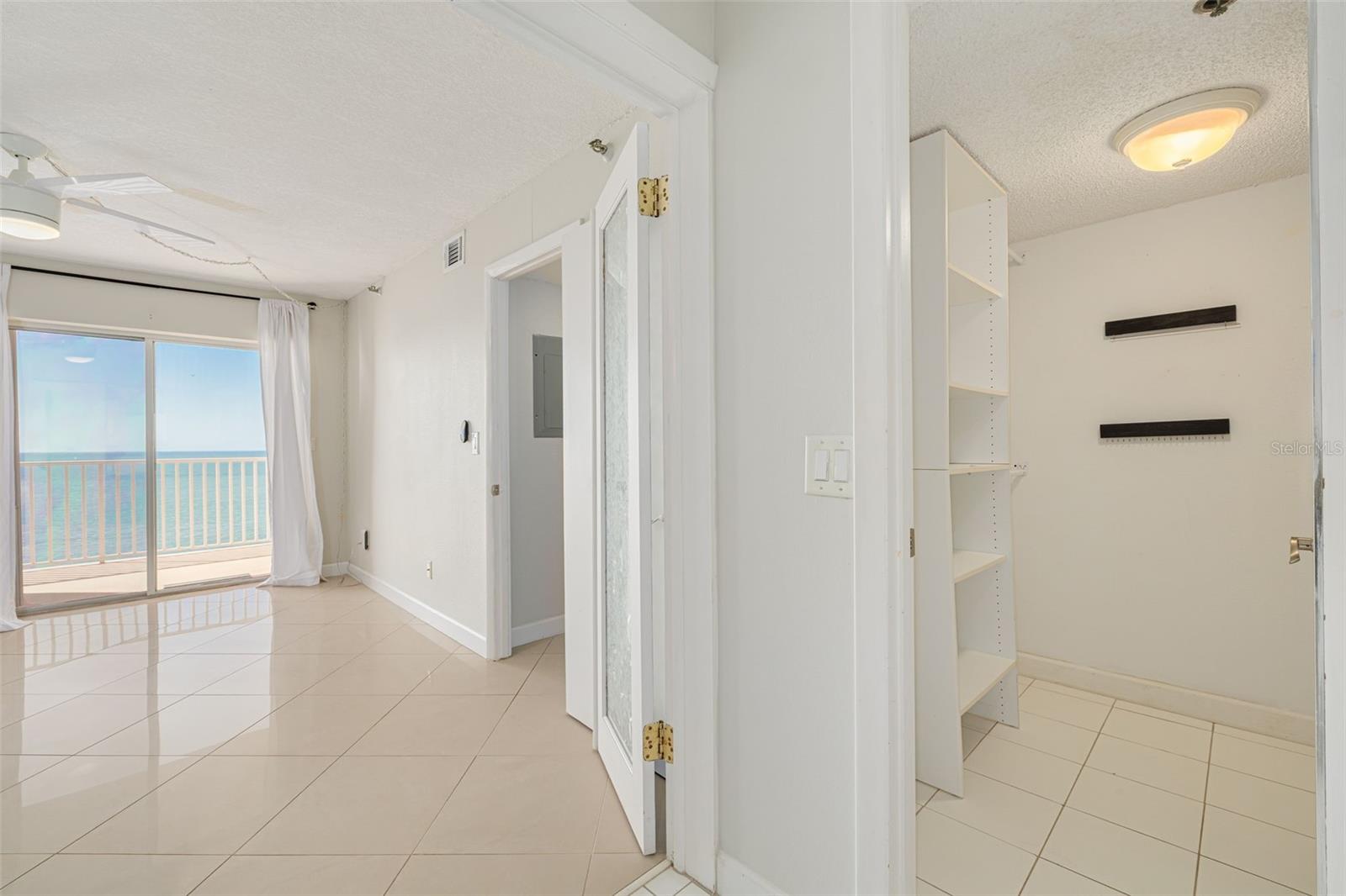 7432 SUNSHINE SKYWAY LN S #704, ST PETERSBURG, FL, 33711
