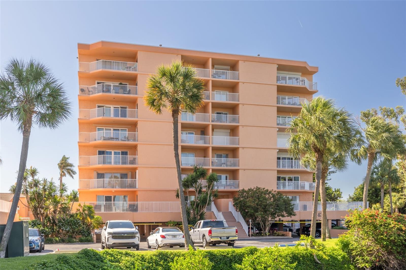 7432 SUNSHINE SKYWAY LN S #704, ST PETERSBURG, FL, 33711