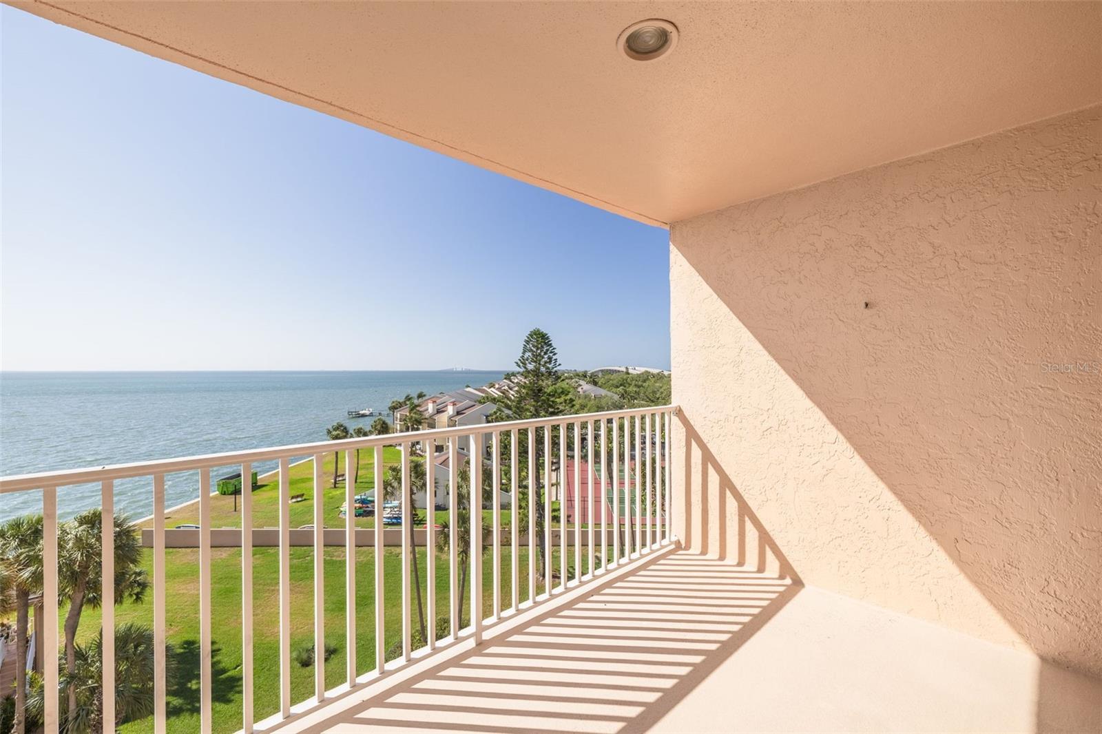 7432 SUNSHINE SKYWAY LN S #704, ST PETERSBURG, FL, 33711