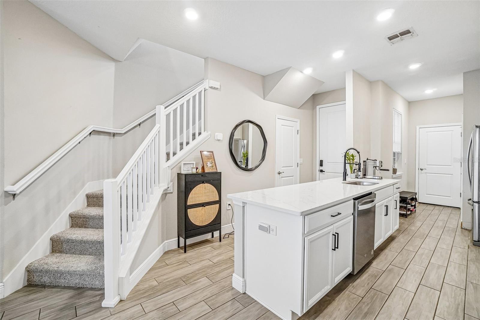 5282 NEIL DR, ST PETERSBURG, FL, 33714