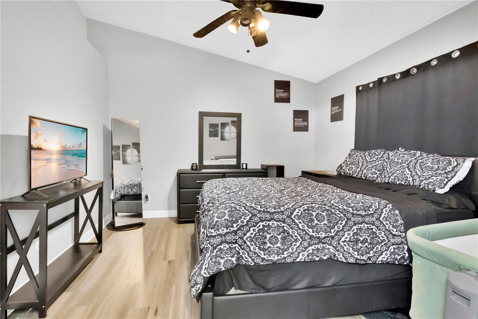 2413 RADNOR AVE, ORLANDO, FL, 32826