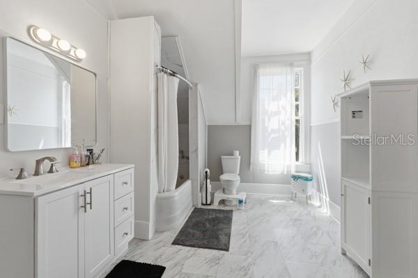 511 E MIRROR LAKE DR, FRUITLAND PARK, FL, 34731