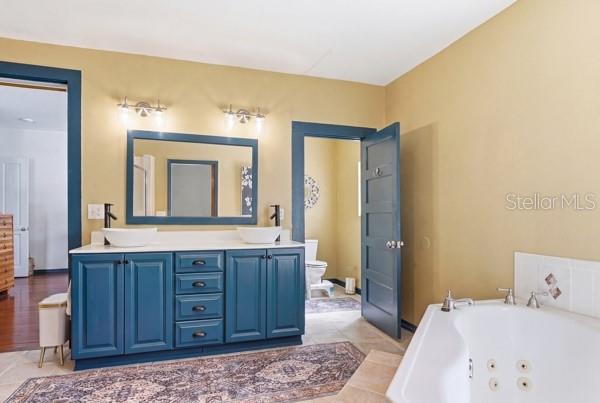 511 E MIRROR LAKE DR, FRUITLAND PARK, FL, 34731