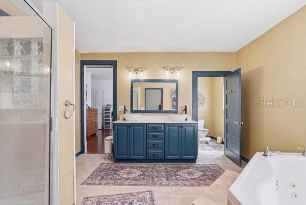 511 E MIRROR LAKE DR, FRUITLAND PARK, FL, 34731
