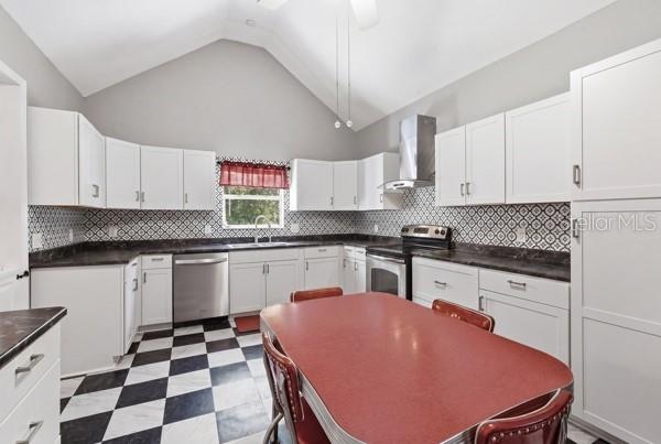 511 E MIRROR LAKE DR, FRUITLAND PARK, FL, 34731