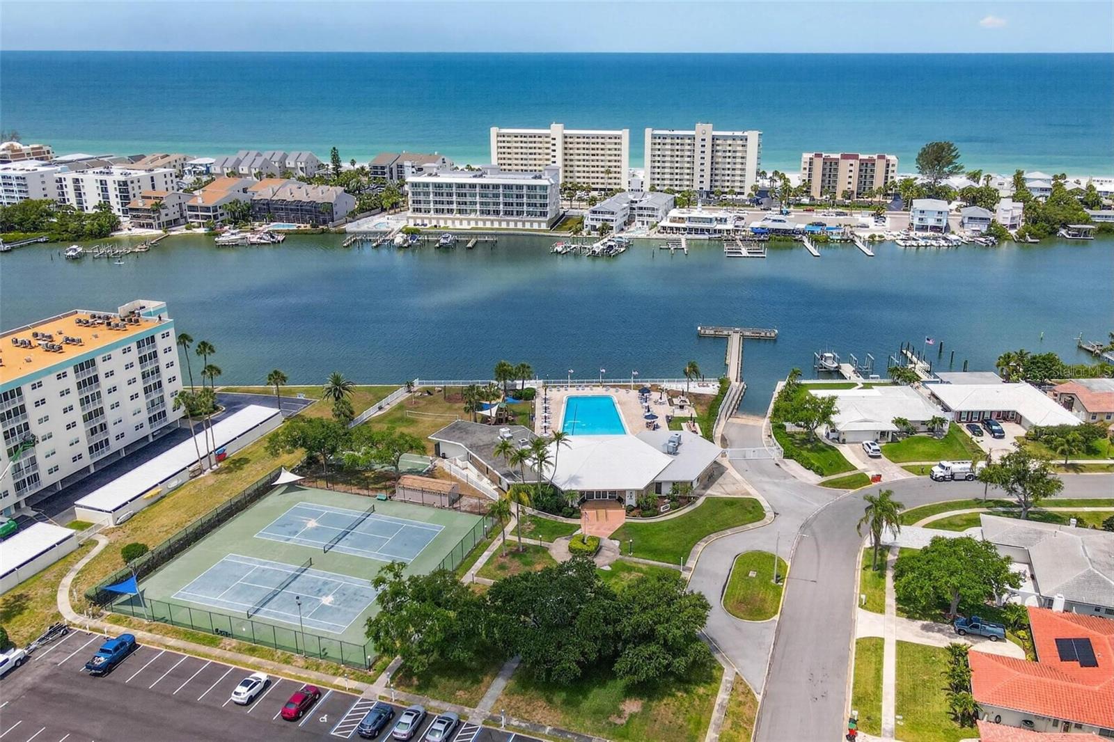 10444 MAJESTIC DR, LARGO, FL, 33774