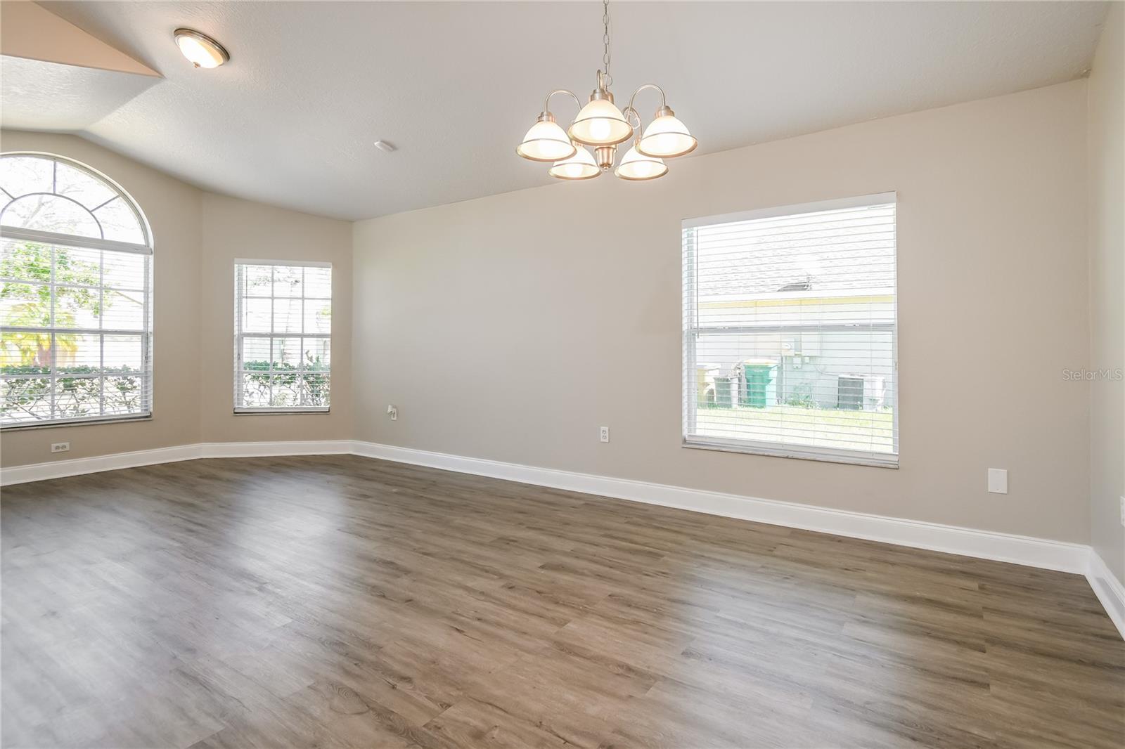 2502 BALMORAL DR, KISSIMMEE, FL, 34744