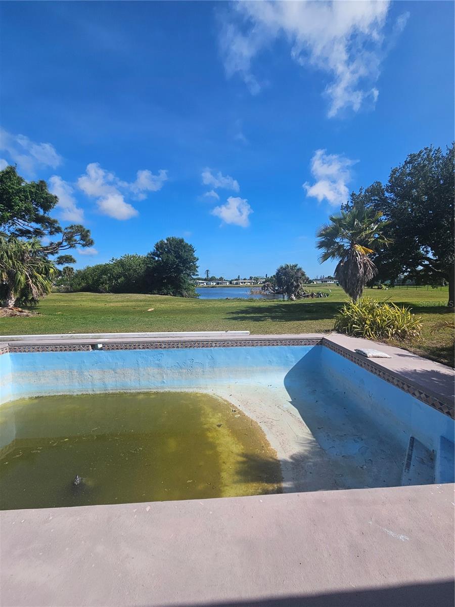 11 GOLFVIEW RD, ROTONDA WEST, FL, 33947