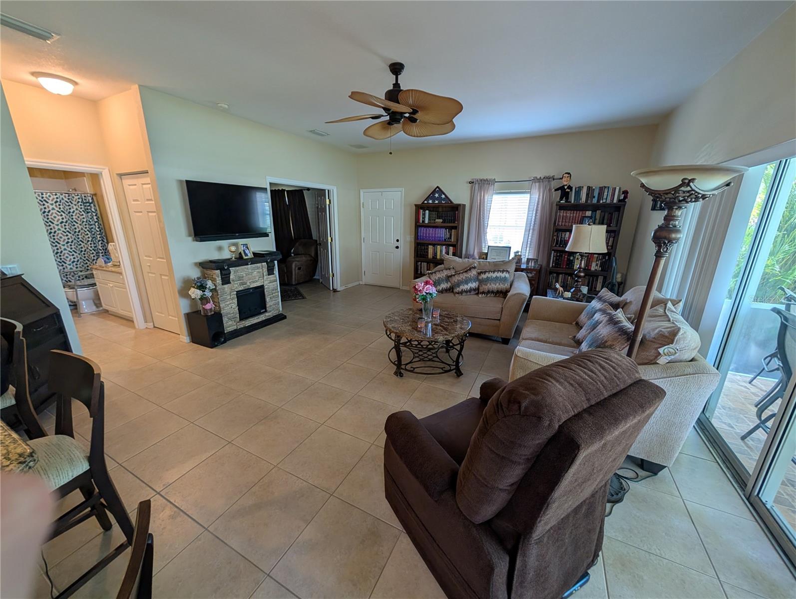 25526 HERITAGE LAKE BLVD, PUNTA GORDA, FL, 33983