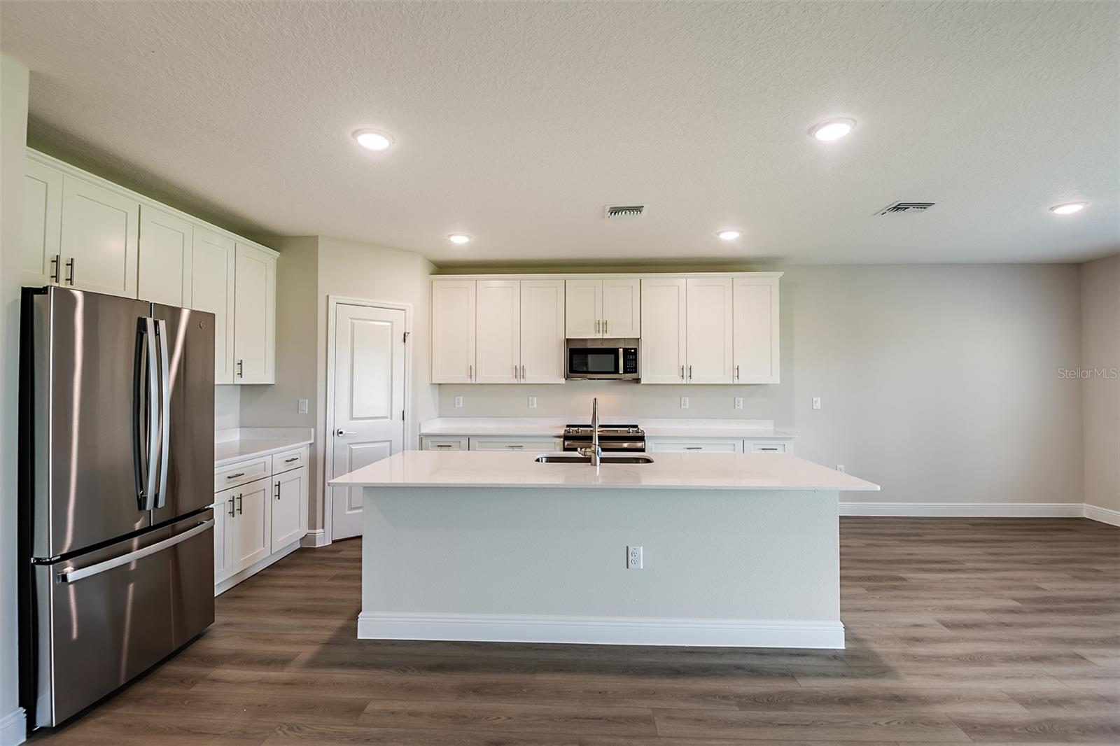 9886 ANNUNCIATION DR, WESLEY CHAPEL, FL, 33545