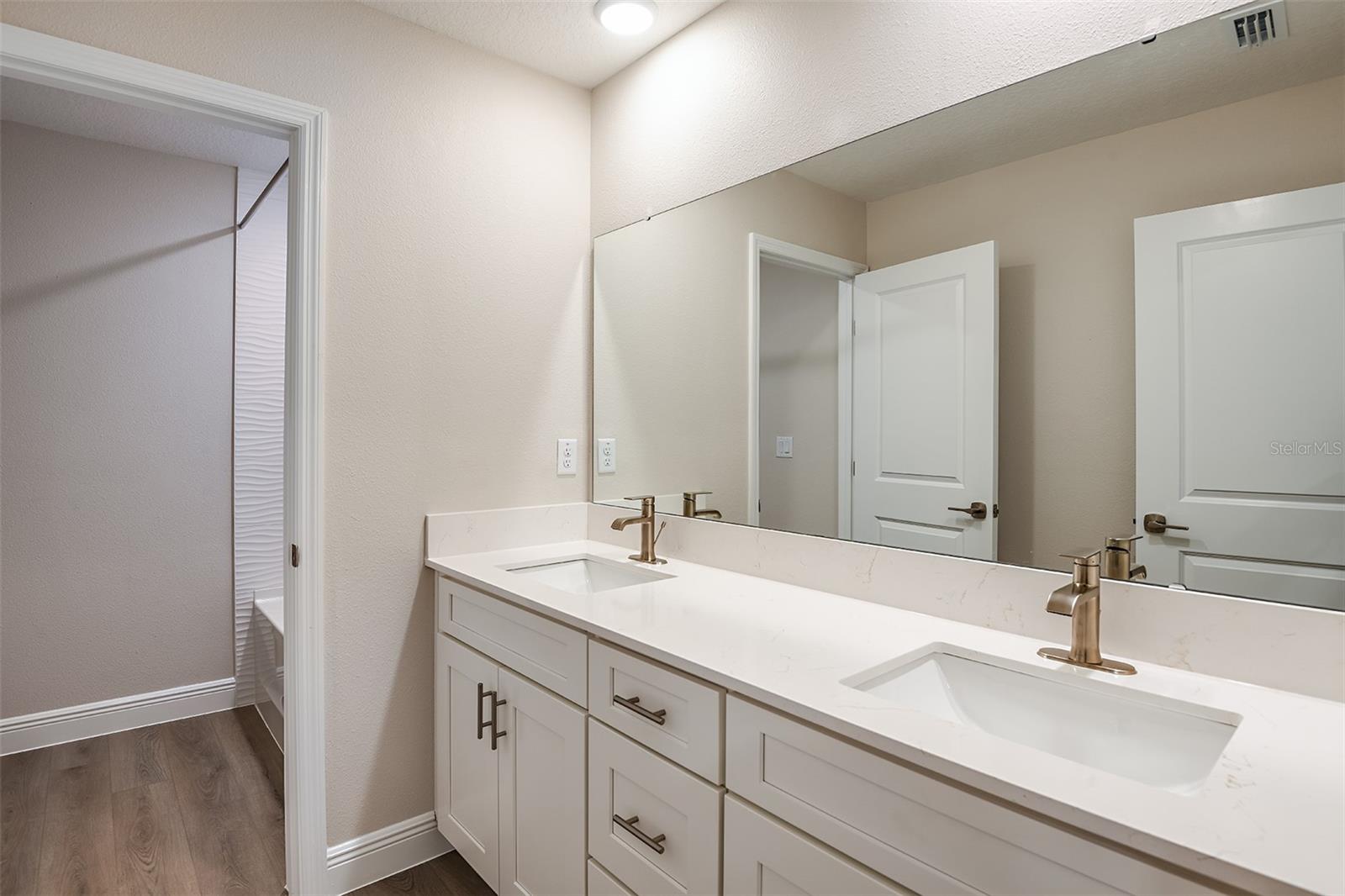 9886 ANNUNCIATION DR, WESLEY CHAPEL, FL, 33545