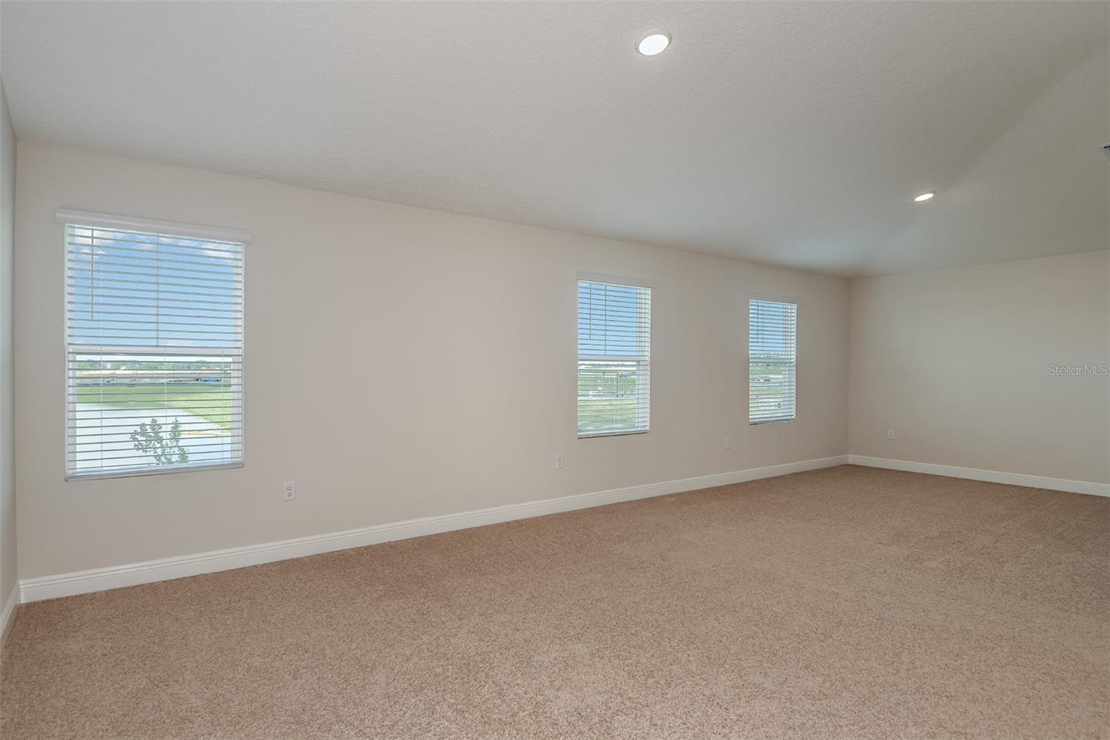 9886 ANNUNCIATION DR, WESLEY CHAPEL, FL, 33545
