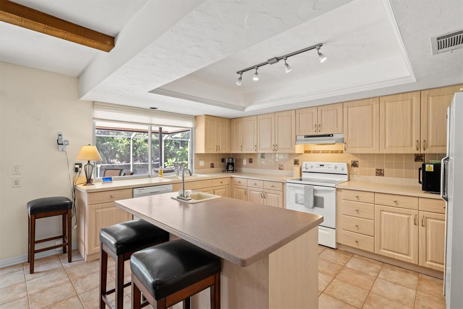 6533 BOWLINE DR, SARASOTA, FL, 34231