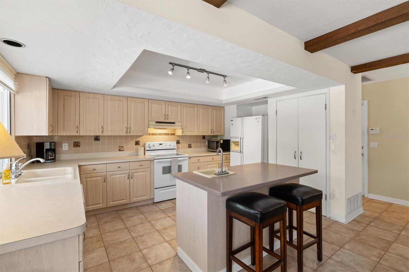 6533 BOWLINE DR, SARASOTA, FL, 34231