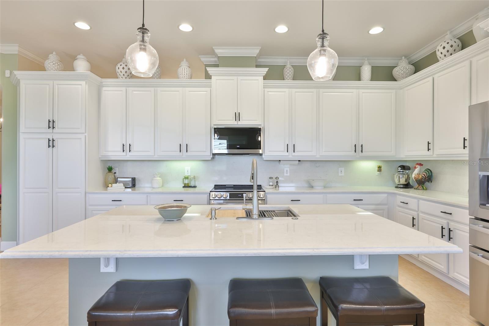 1618 EMERALD DUNES DR, SUN CITY CENTER, FL, 33573