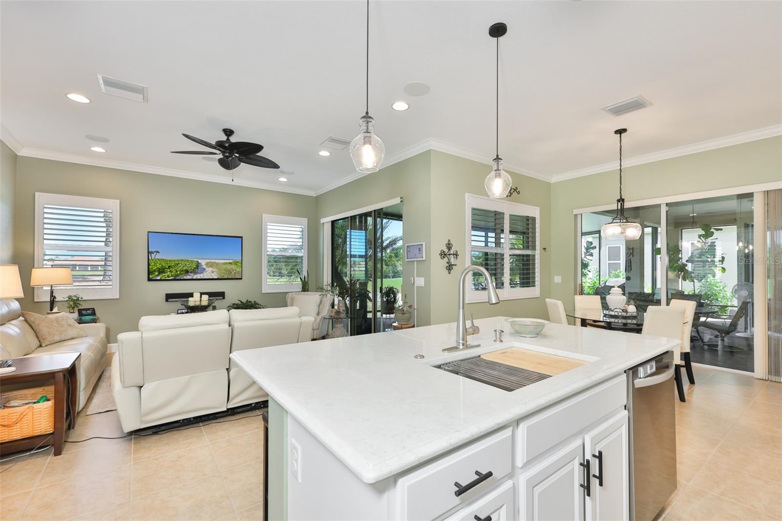 1618 EMERALD DUNES DR, SUN CITY CENTER, FL, 33573