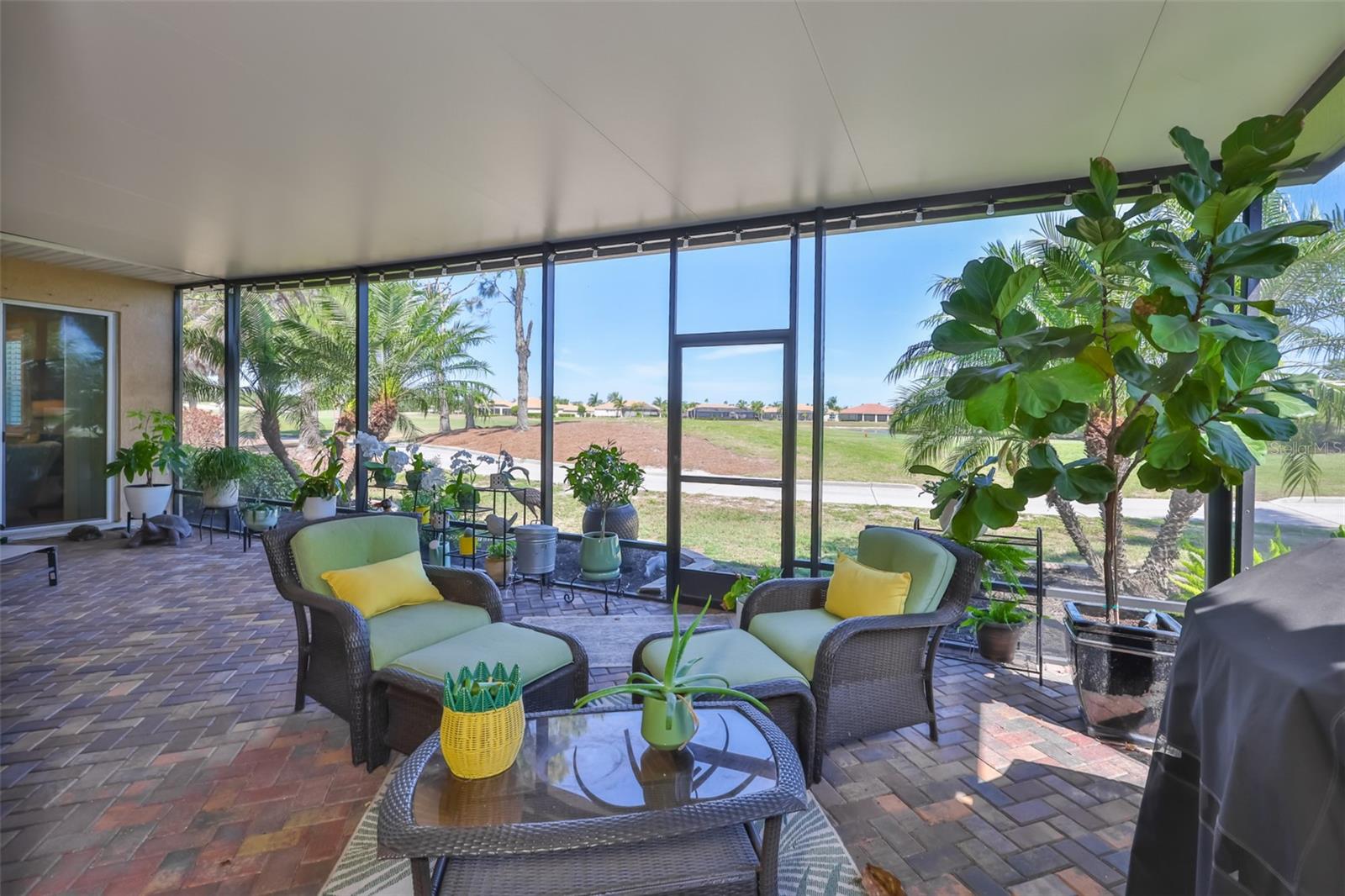 1618 EMERALD DUNES DR, SUN CITY CENTER, FL, 33573