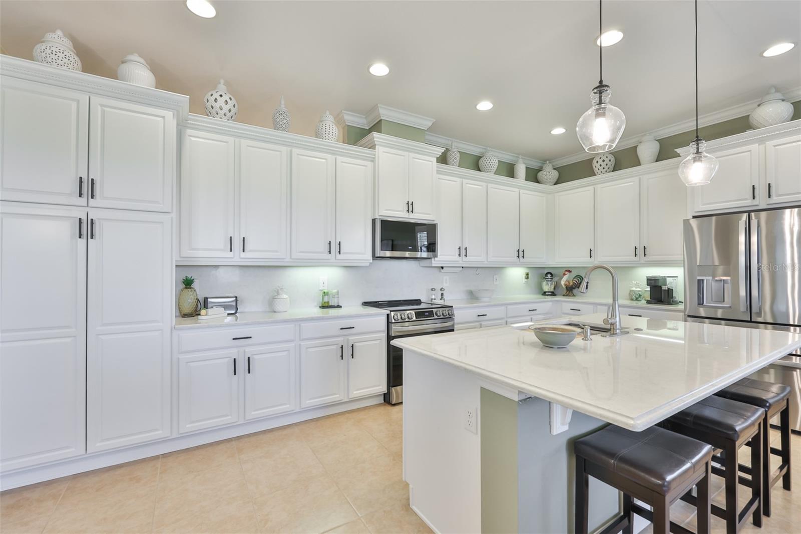 1618 EMERALD DUNES DR, SUN CITY CENTER, FL, 33573