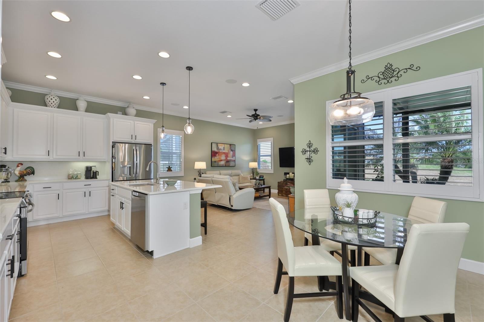 1618 EMERALD DUNES DR, SUN CITY CENTER, FL, 33573