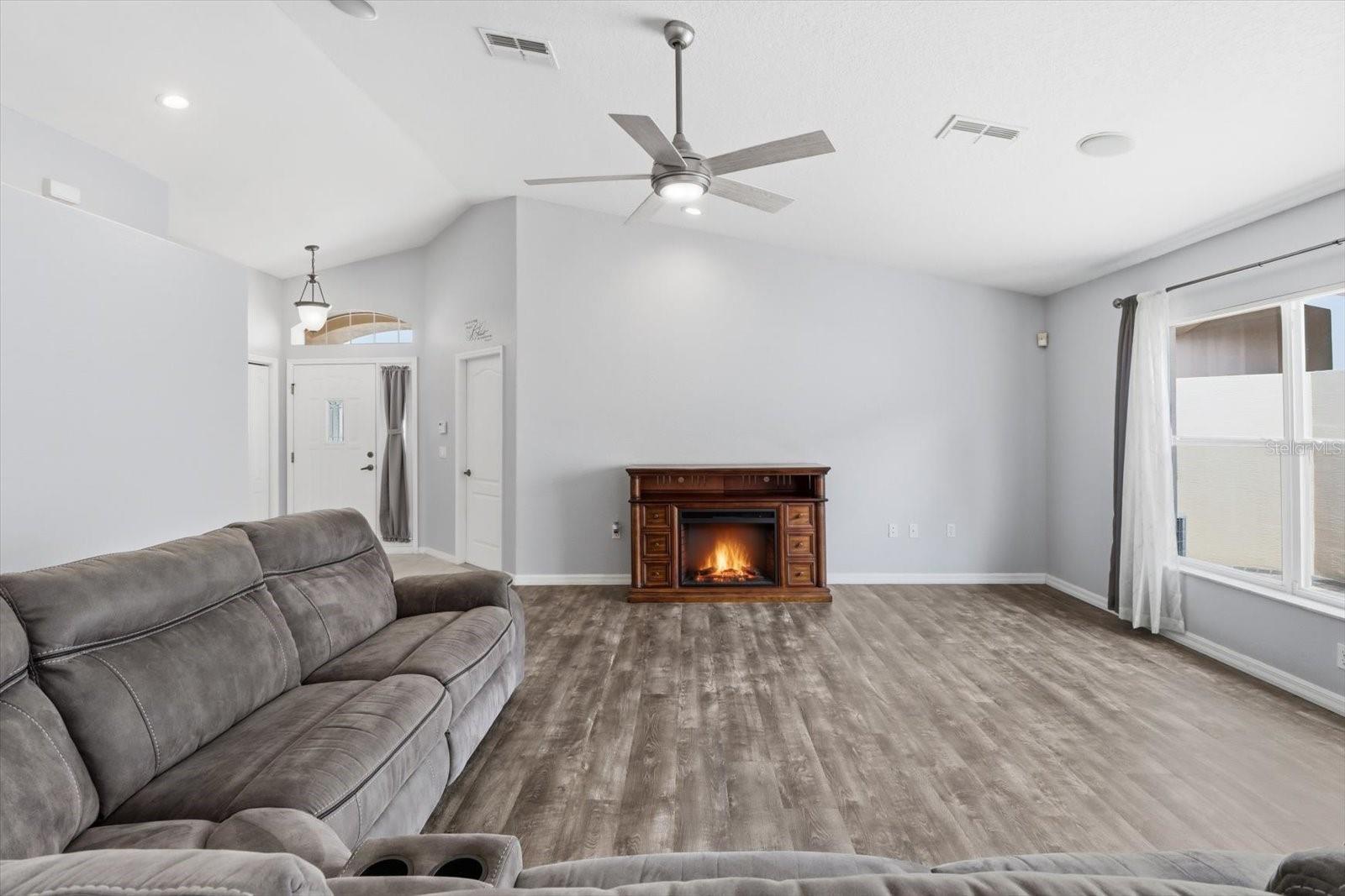 250 ROYAL PALM WAY, SPRING HILL, FL, 34608