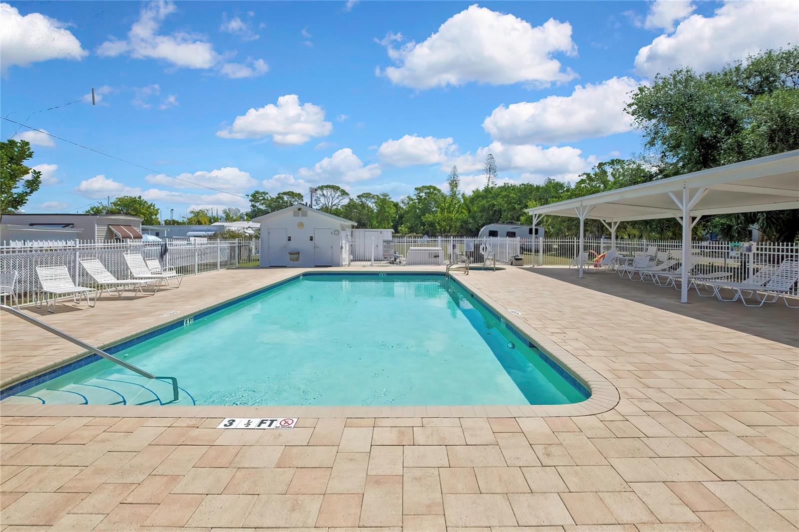 800 32ND AVE S #606, ST PETERSBURG, FL, 33705