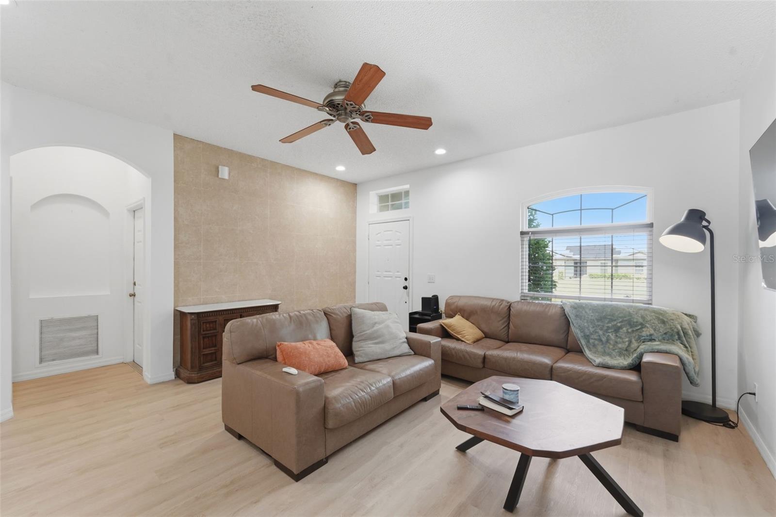 2482 E TIPTON DR, DELTONA, FL, 32738