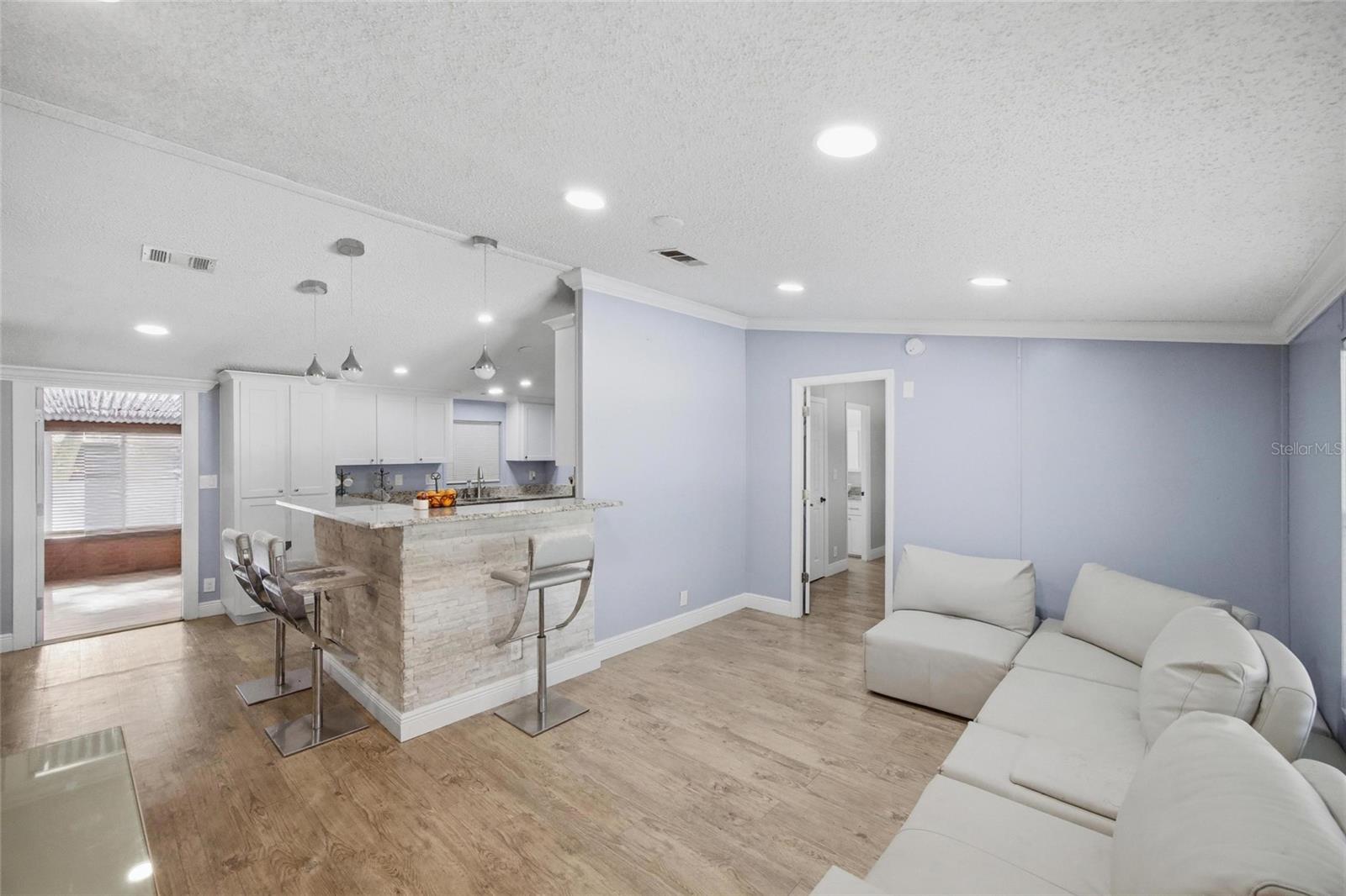 11821 GROVEWOOD AVE, THONOTOSASSA, FL, 33592