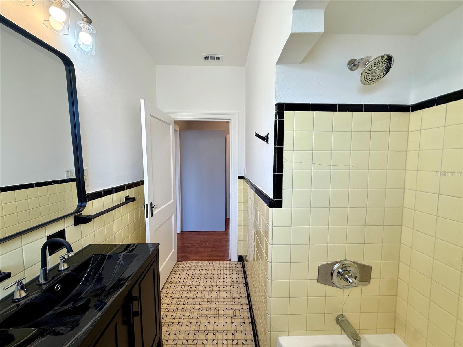 2323 W NORTH B ST, TAMPA, FL, 33609