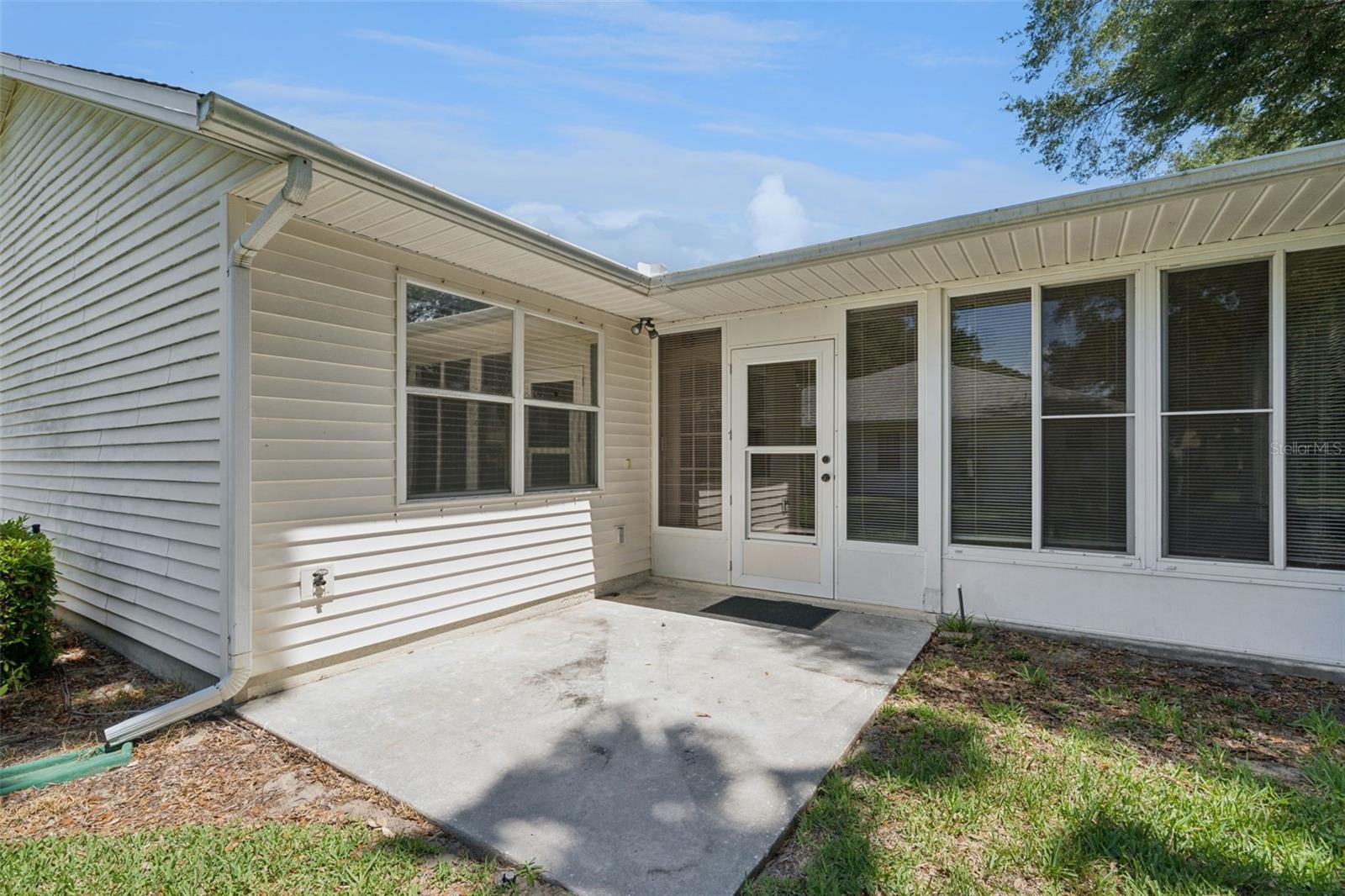 27211 RACQUET CIR, LEESBURG, FL, 34748