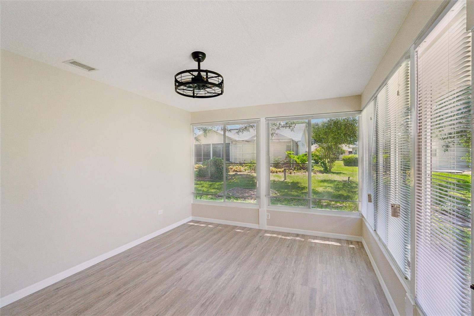 27211 RACQUET CIR, LEESBURG, FL, 34748
