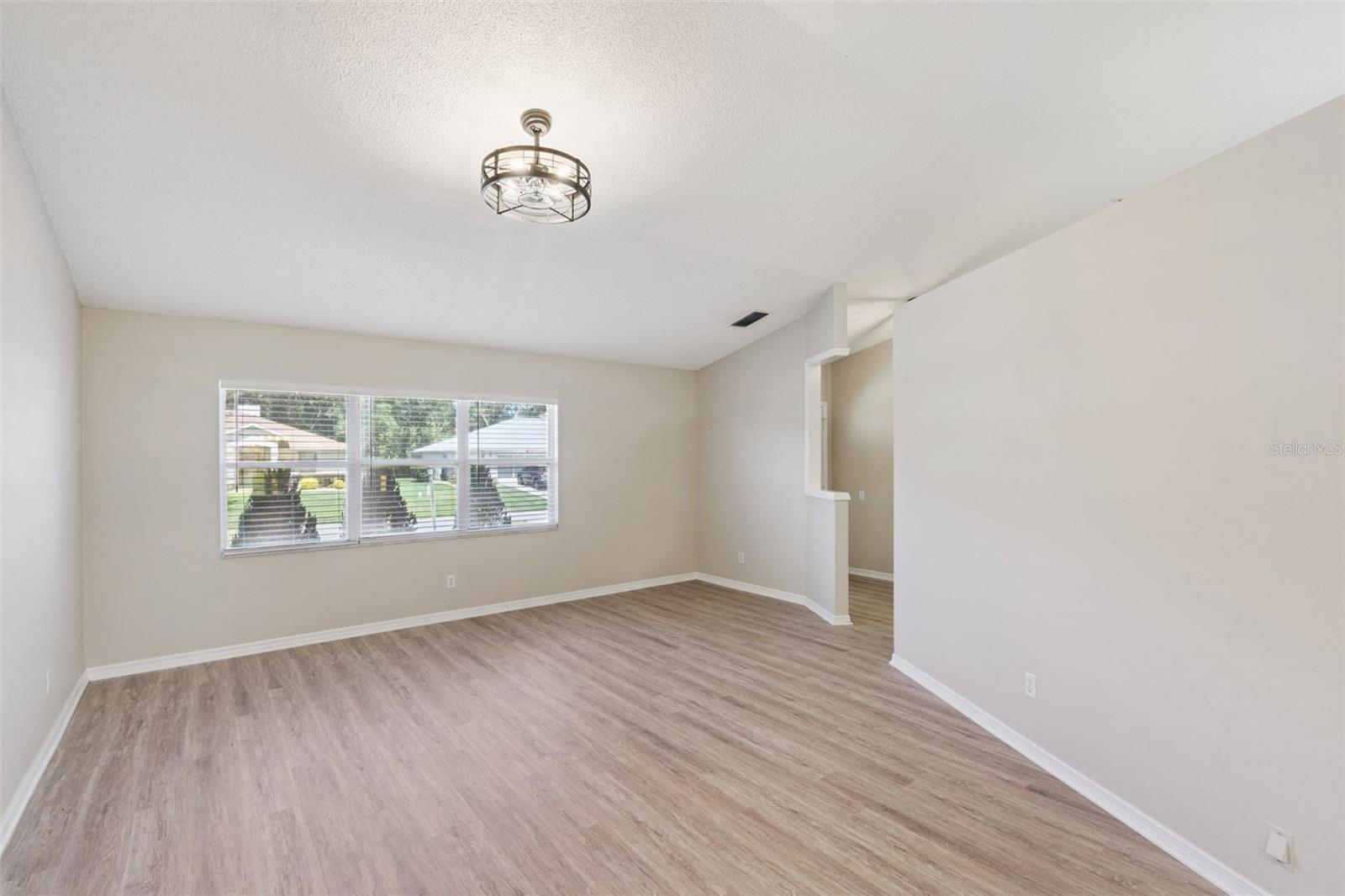 27211 RACQUET CIR, LEESBURG, FL, 34748