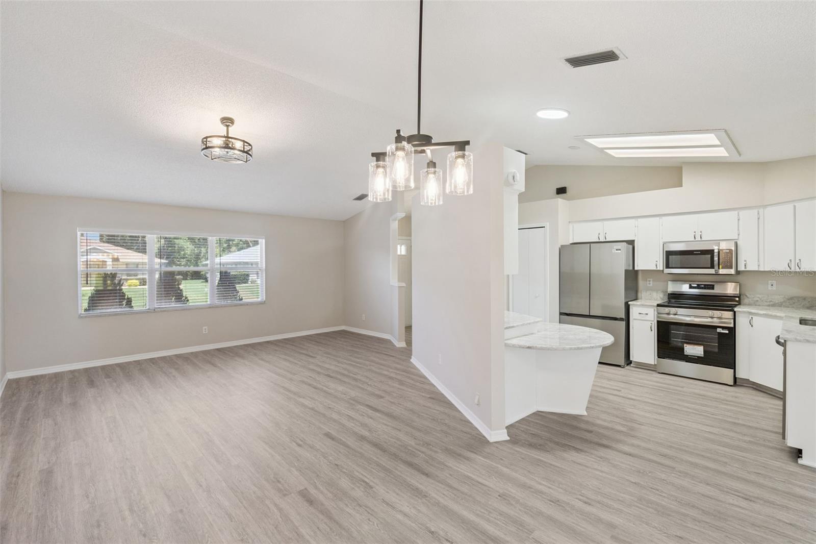 27211 RACQUET CIR, LEESBURG, FL, 34748