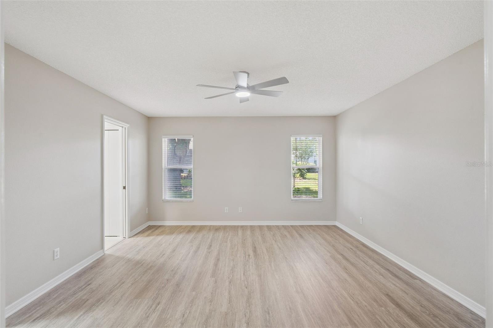 27211 RACQUET CIR, LEESBURG, FL, 34748