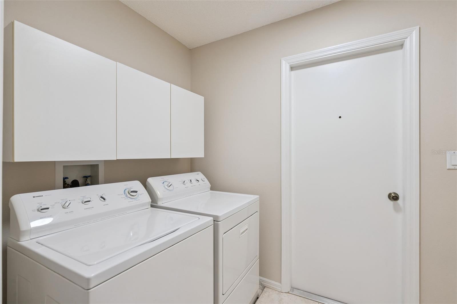 27211 RACQUET CIR, LEESBURG, FL, 34748