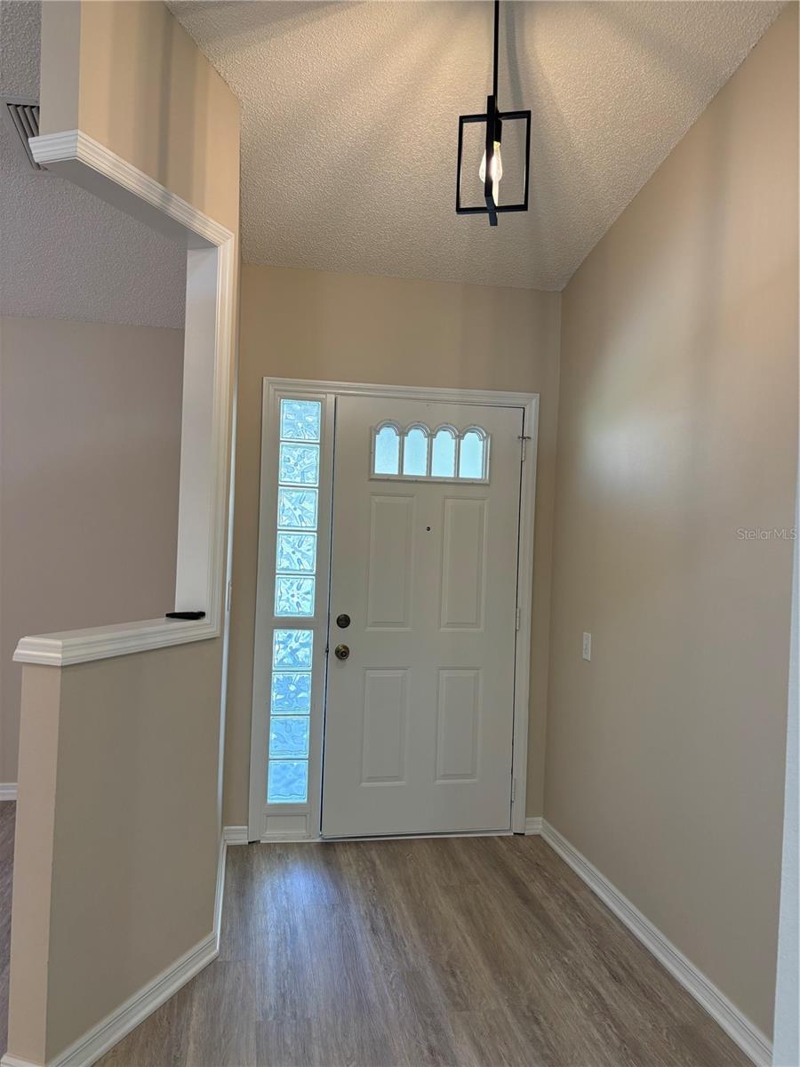 27211 RACQUET CIR, LEESBURG, FL, 34748