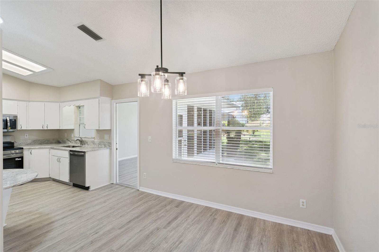 27211 RACQUET CIR, LEESBURG, FL, 34748