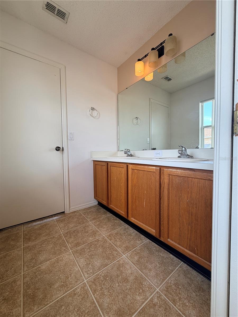 1214 TIMBERBEND CIR, ORLANDO, FL, 32824