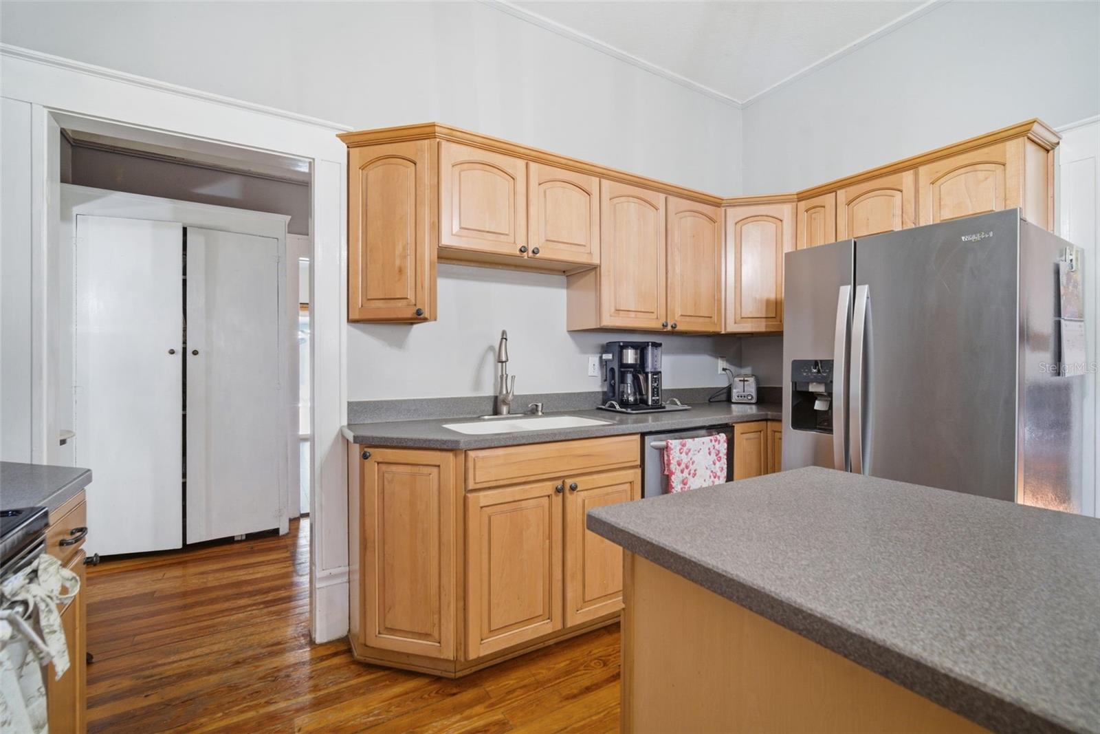 1201 W REYNOLDS ST, PLANT CITY, FL, 33563