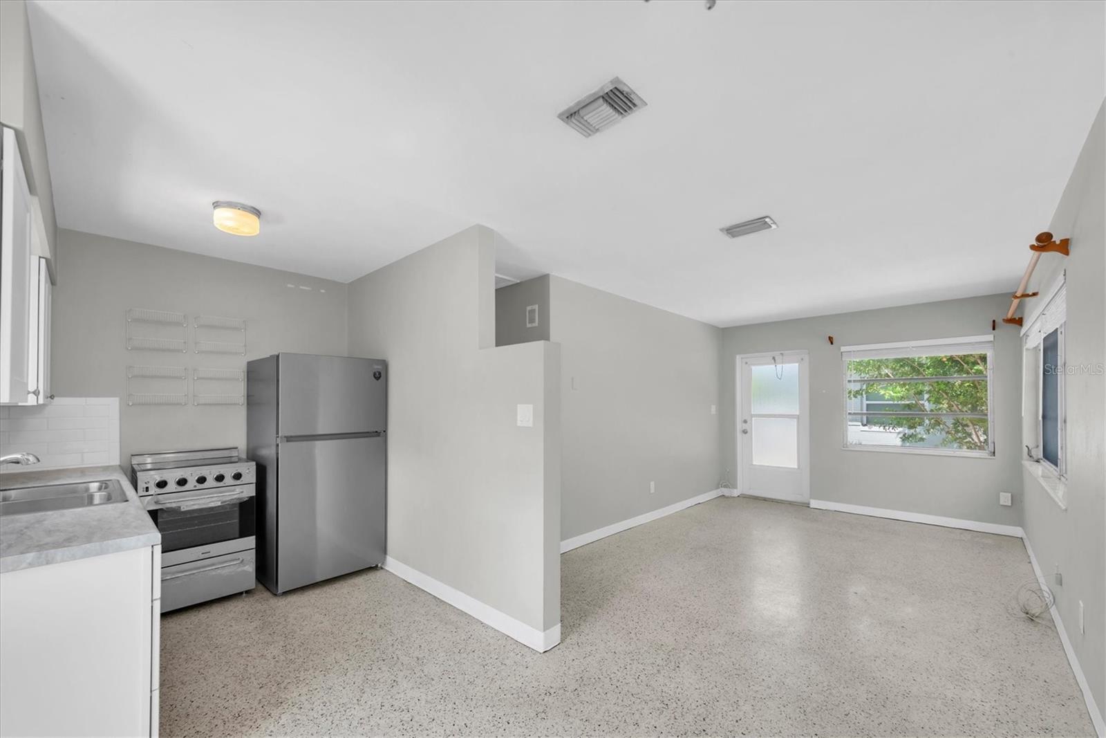11095 2ND ST E #Unit B, TREASURE ISLAND, FL, 33706