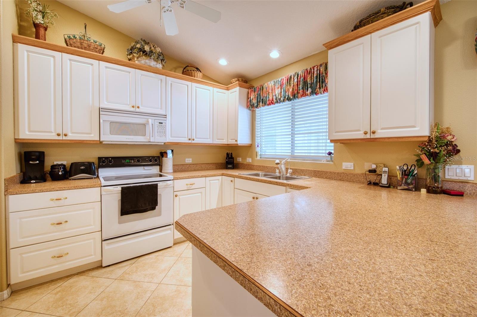541 FALKLAND RD, VENICE, FL, 34293