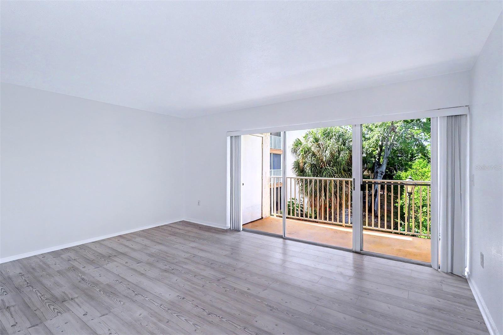 592 100TH AVE N #202, ST PETERSBURG, FL, 33702