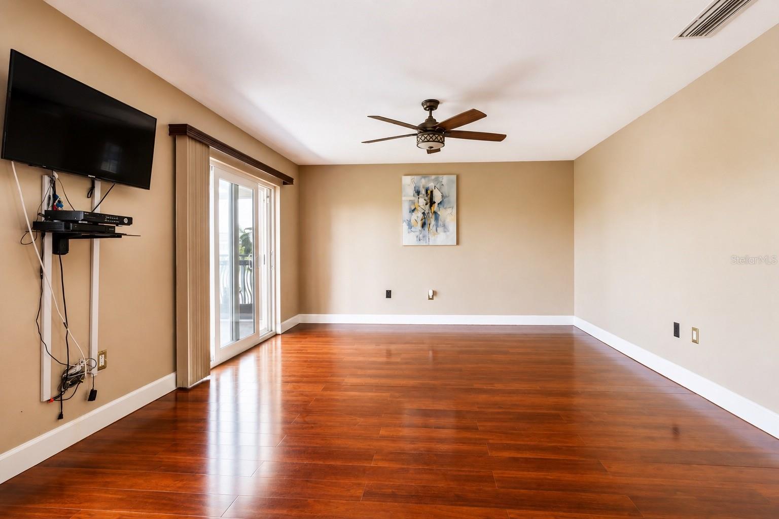 8804 BAY POINTE DR #204, TAMPA, FL, 33615