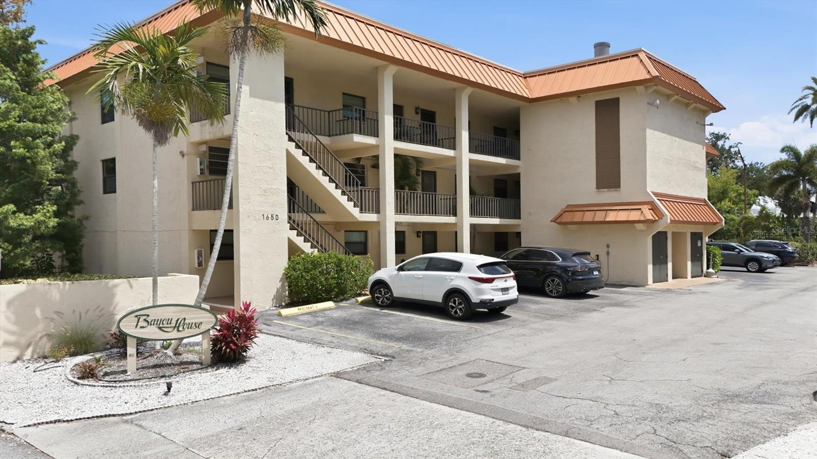 1650 PINE TREE LN #103, SARASOTA, FL, 34236