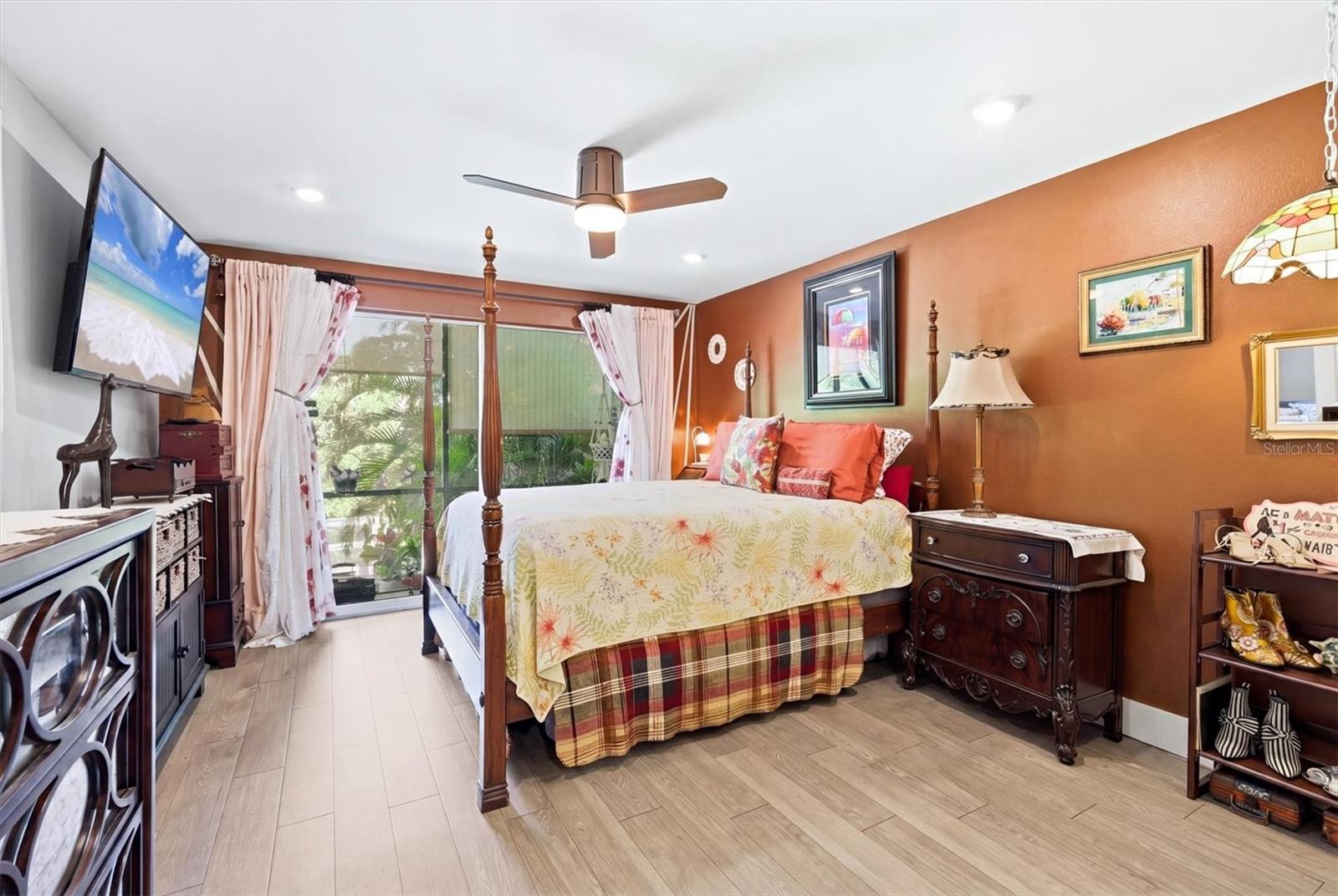 1650 PINE TREE LN #103, SARASOTA, FL, 34236