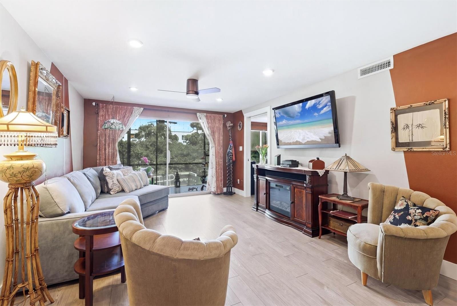 1650 PINE TREE LN #103, SARASOTA, FL, 34236