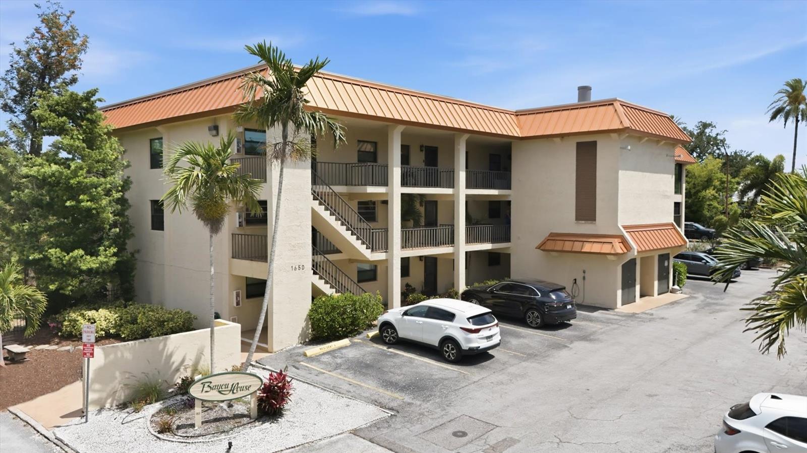 1650 PINE TREE LN #103, SARASOTA, FL, 34236