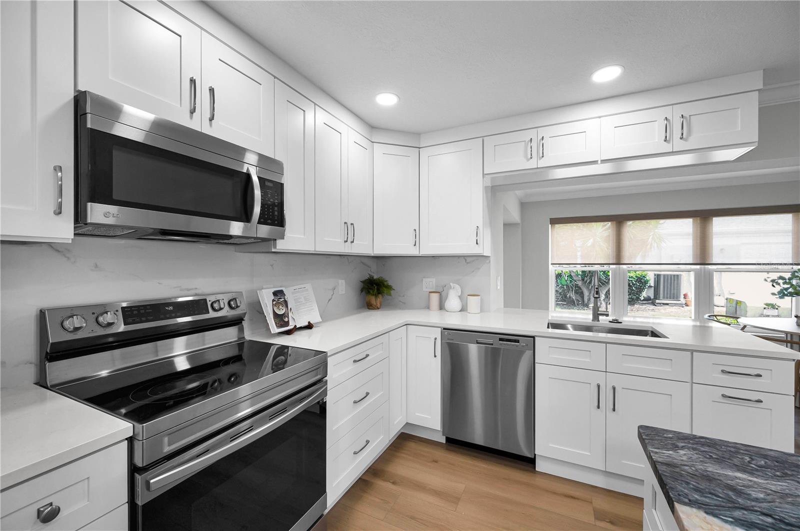 8082 ANNWOOD RD, SEMINOLE, FL, 33777