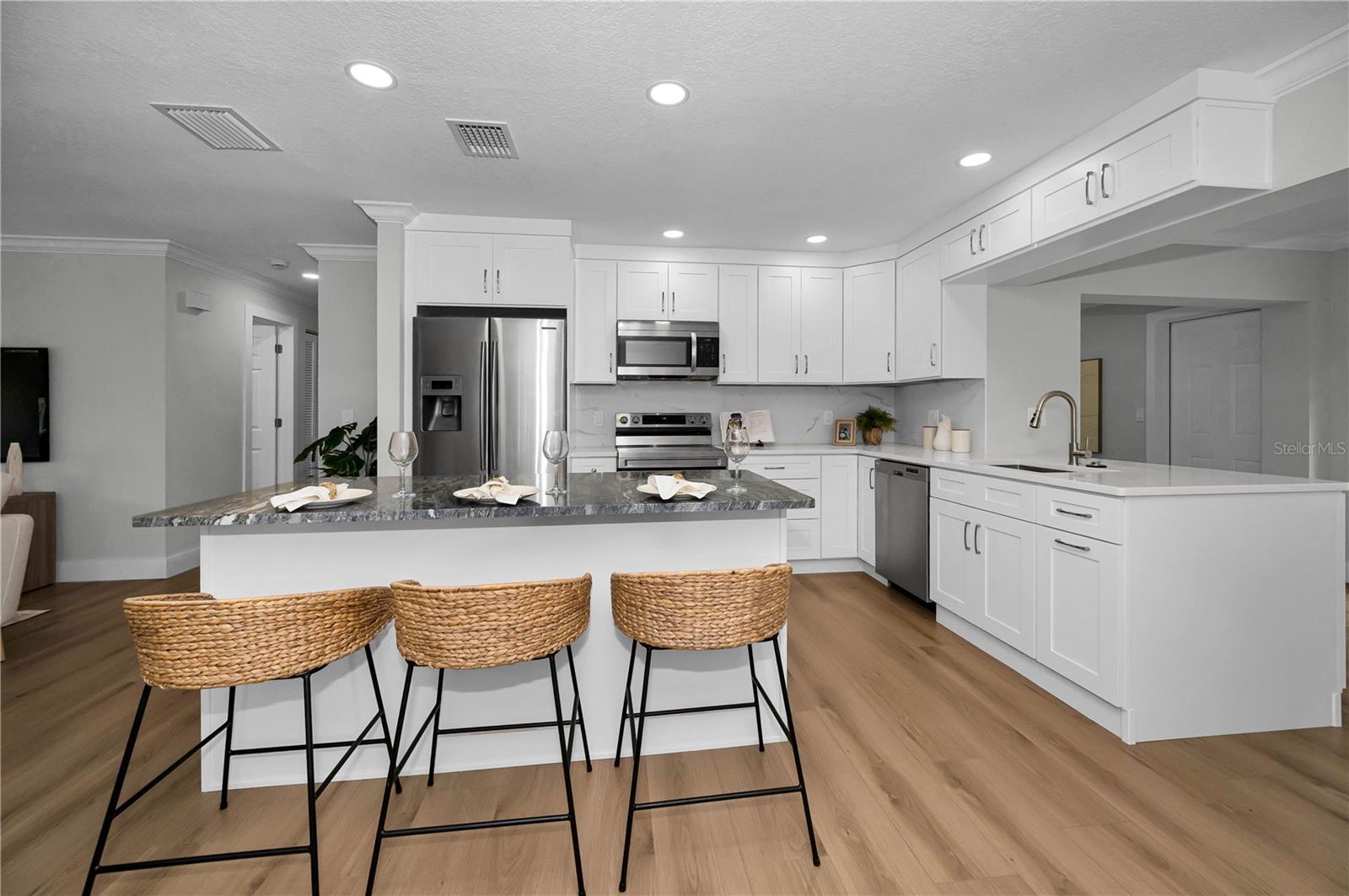 8082 ANNWOOD RD, SEMINOLE, FL, 33777